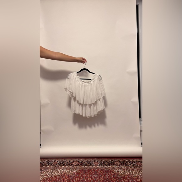 Flowy flouncy pleated off shoulder white blouse - Picture 2 of 2